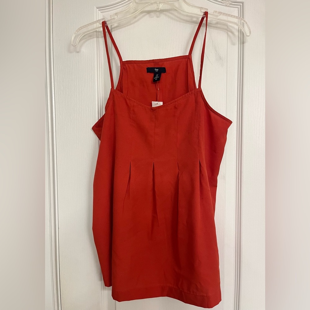 NWT Gap burnt orange size small top